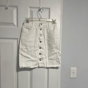 White denim button up skirt